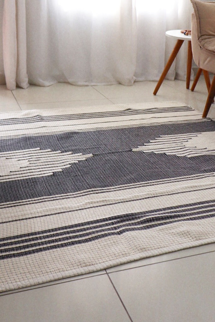 Tapete de Bico Linha "X" Preto 1,50x1,50m