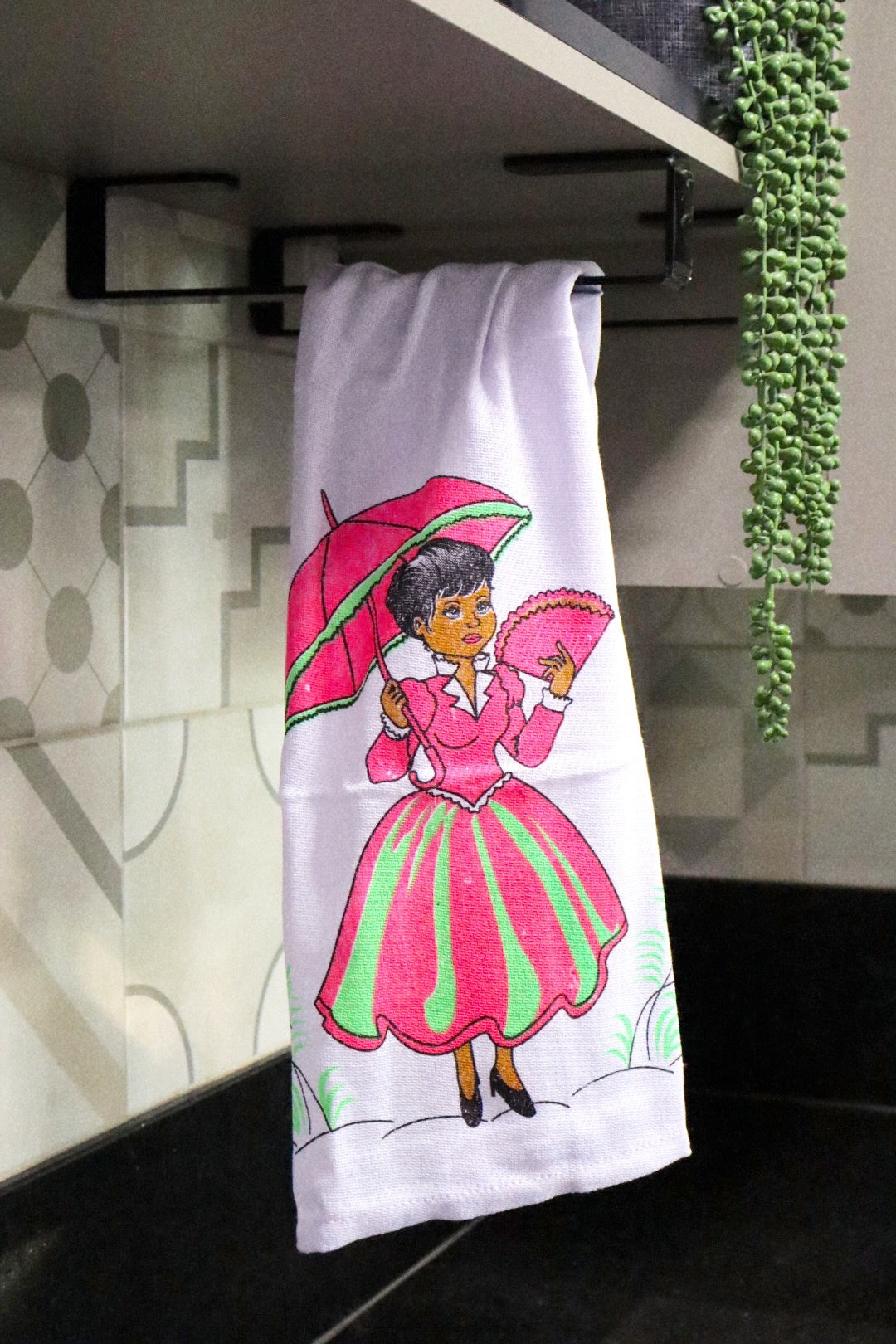 Pano de Prato Simples Mulher com Sombrinha Rosa