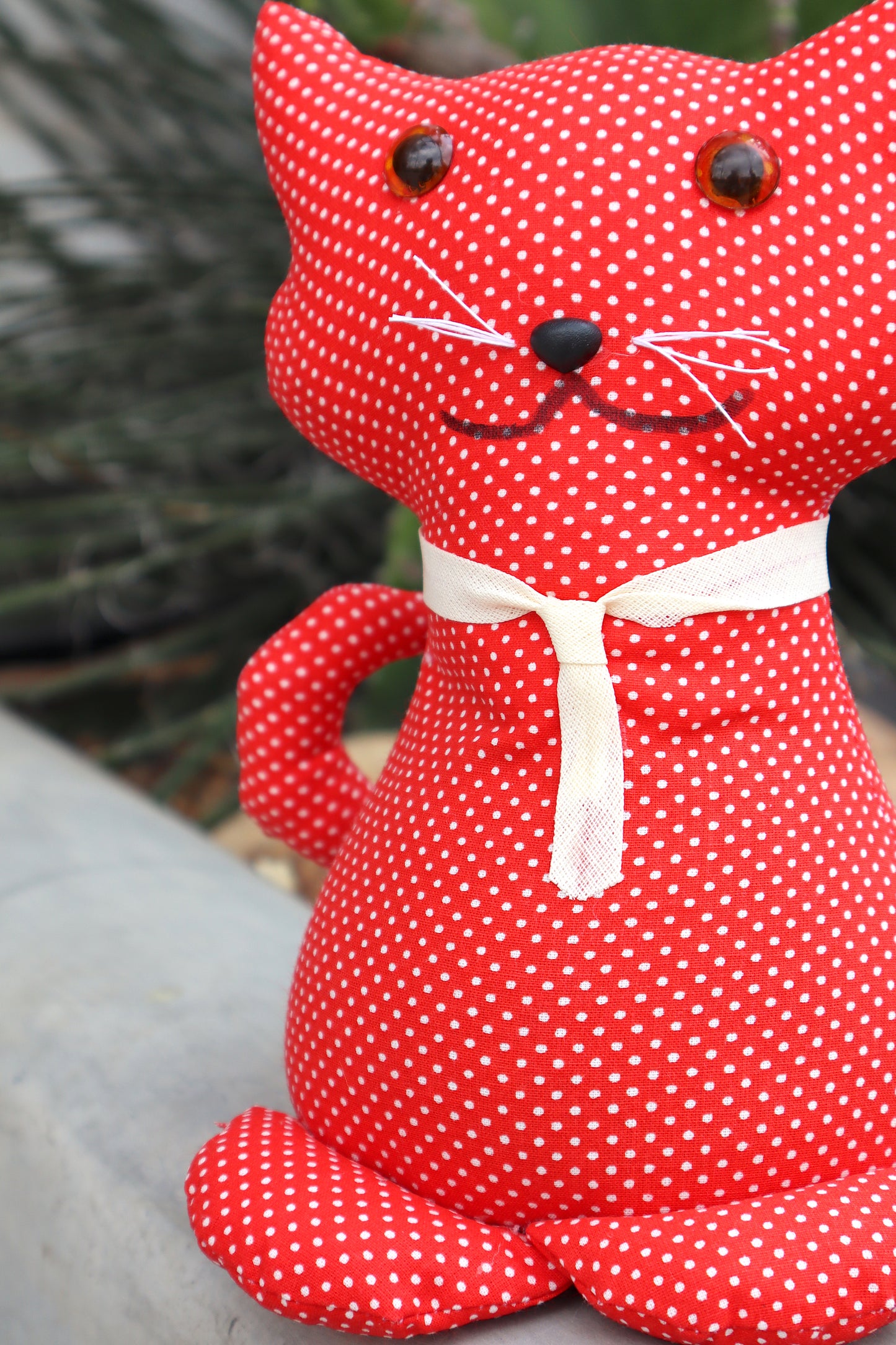 Peso de Porta Gatinho Sentado Poá Vermelho