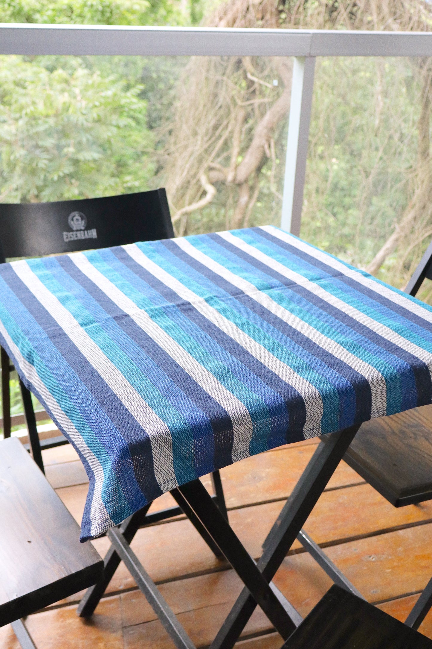 Toalha de Mesa Quadrada Listrada Azul e Cinza 0,70x0,70m