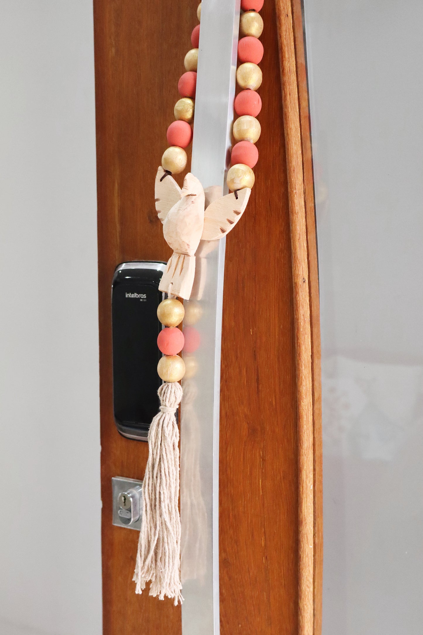 Enfeite de Porta / Mini Colar / Terço de Mesa Decorativo Divino Neutro Terra