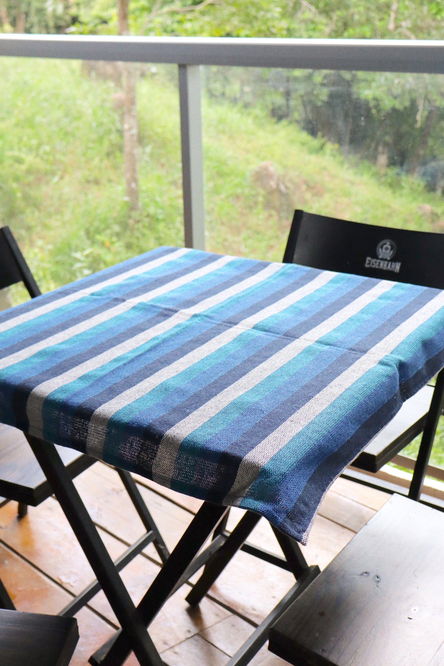 Toalha de Mesa Quadrada Listrada Azul e Cinza 0,70x0,70m