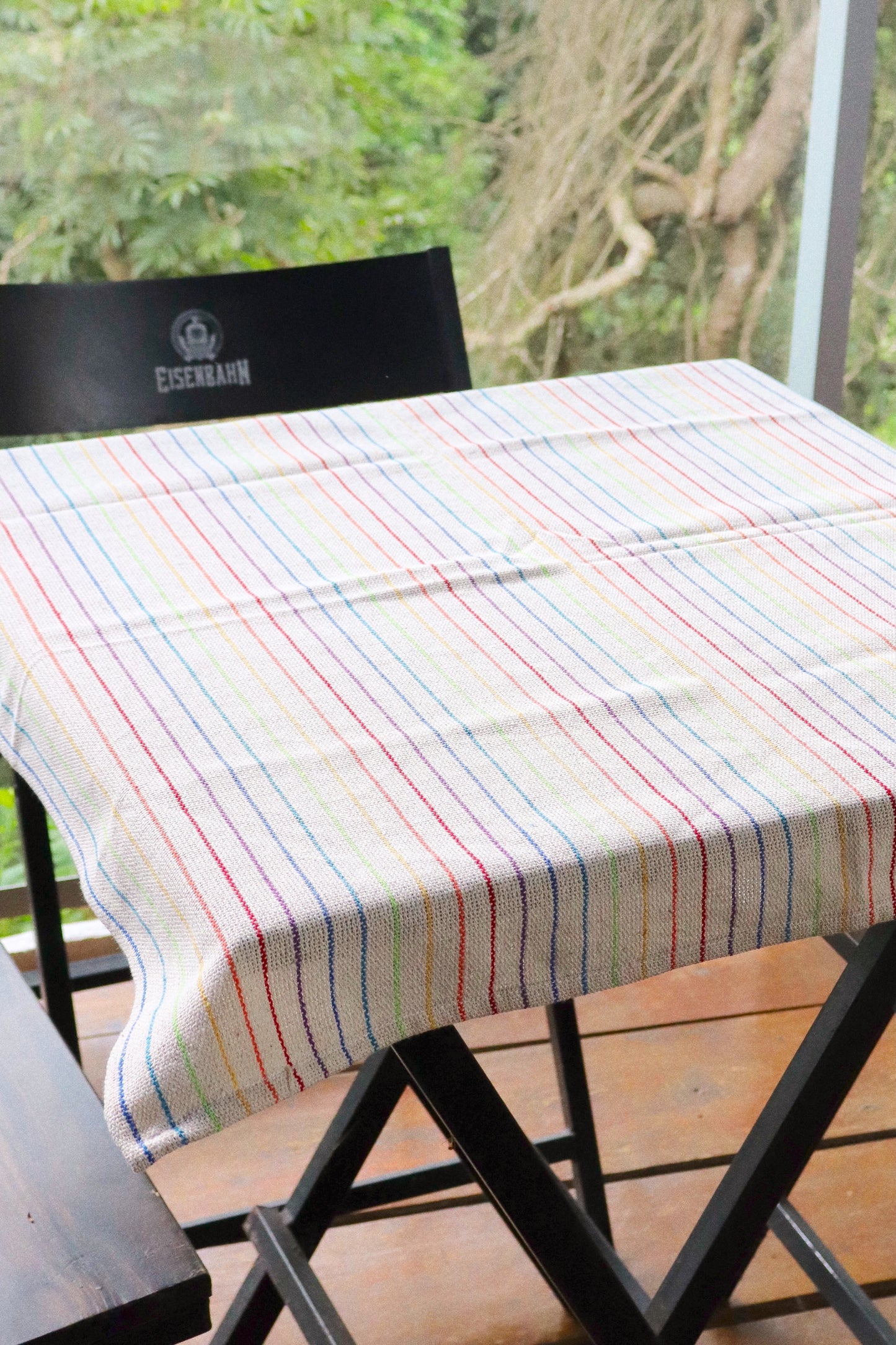 Toalha de Mesa Quadrada Arco Íris Listra Fina 0,70x0,70m