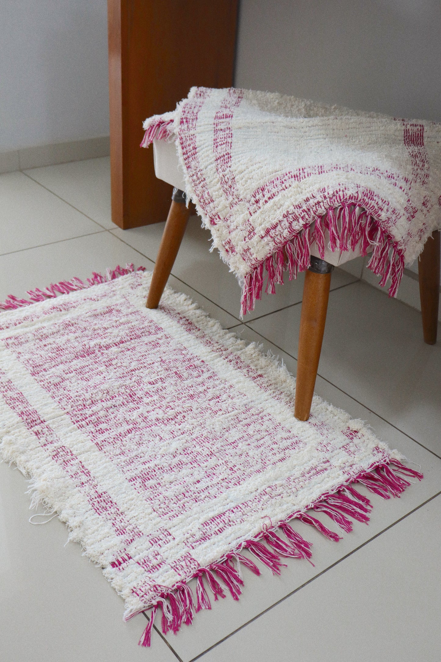 Tapete Algodão Felpudo Dupla Face Rosa 50x80cm