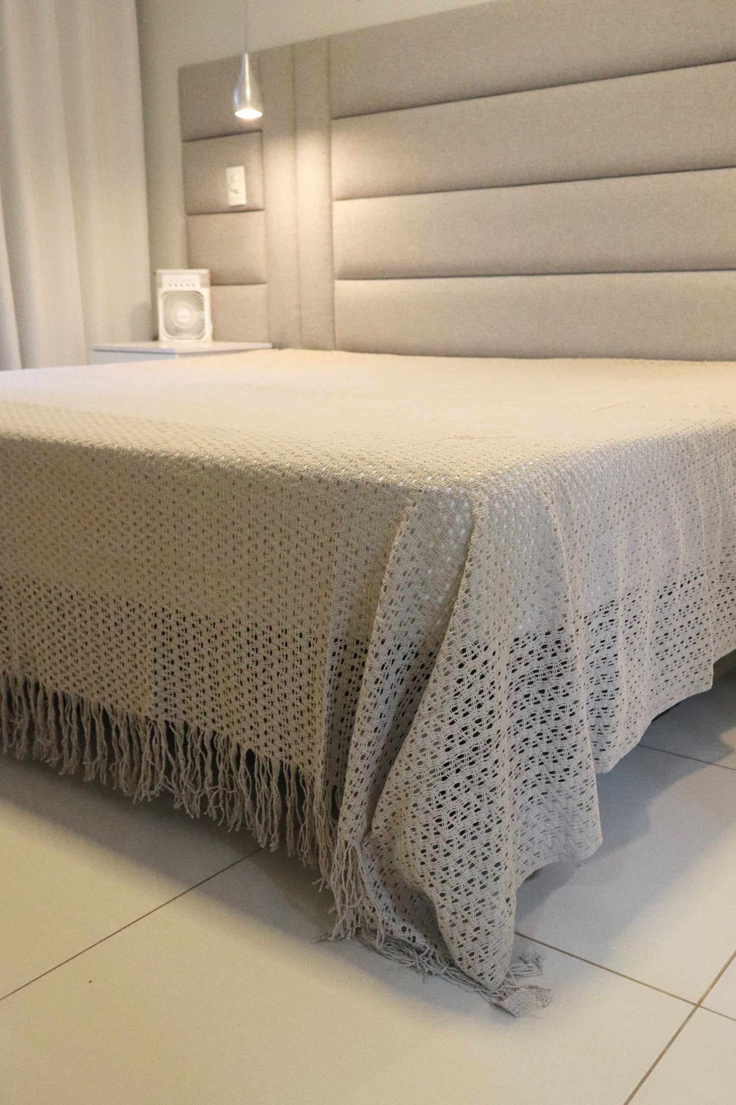 Colcha para Cama Casal em Renda Bege 2,30x2,90m
