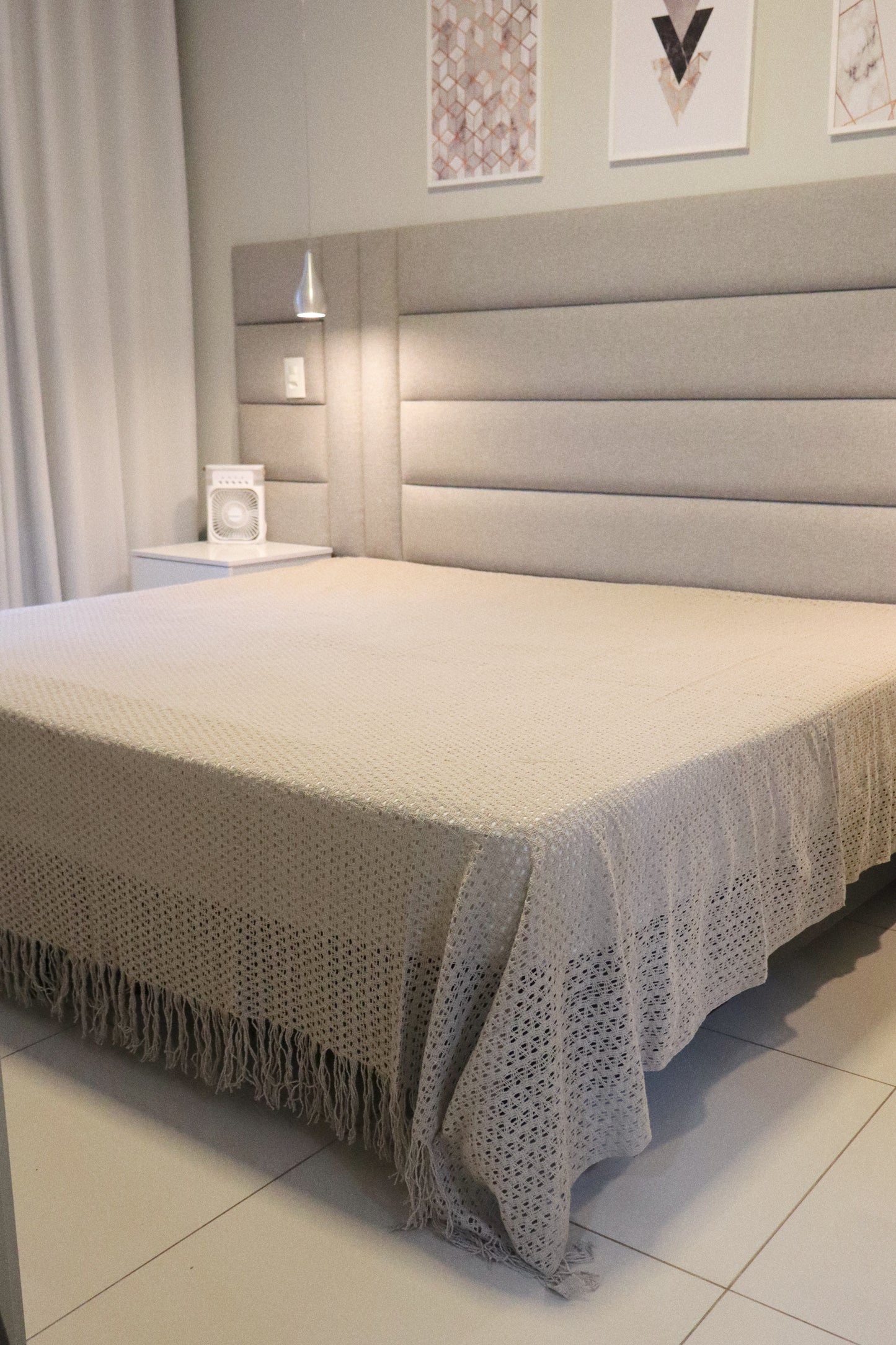 Colcha para Cama Casal em Renda Bege 2,30x2,90m