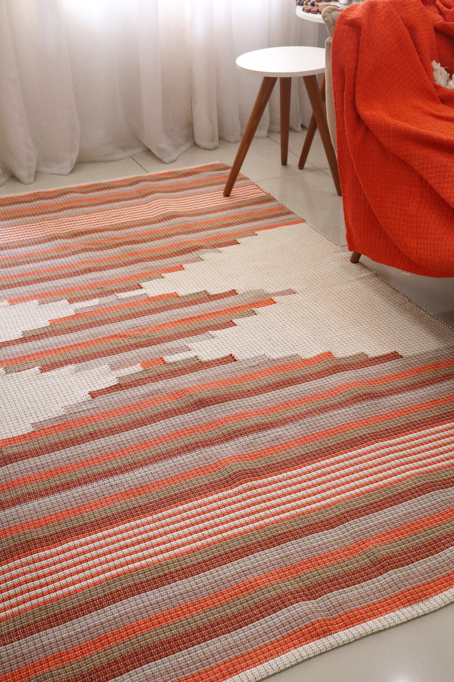 Tapete de Bico Linha Trabalhado Colorido Laranja 1,50x2,00m