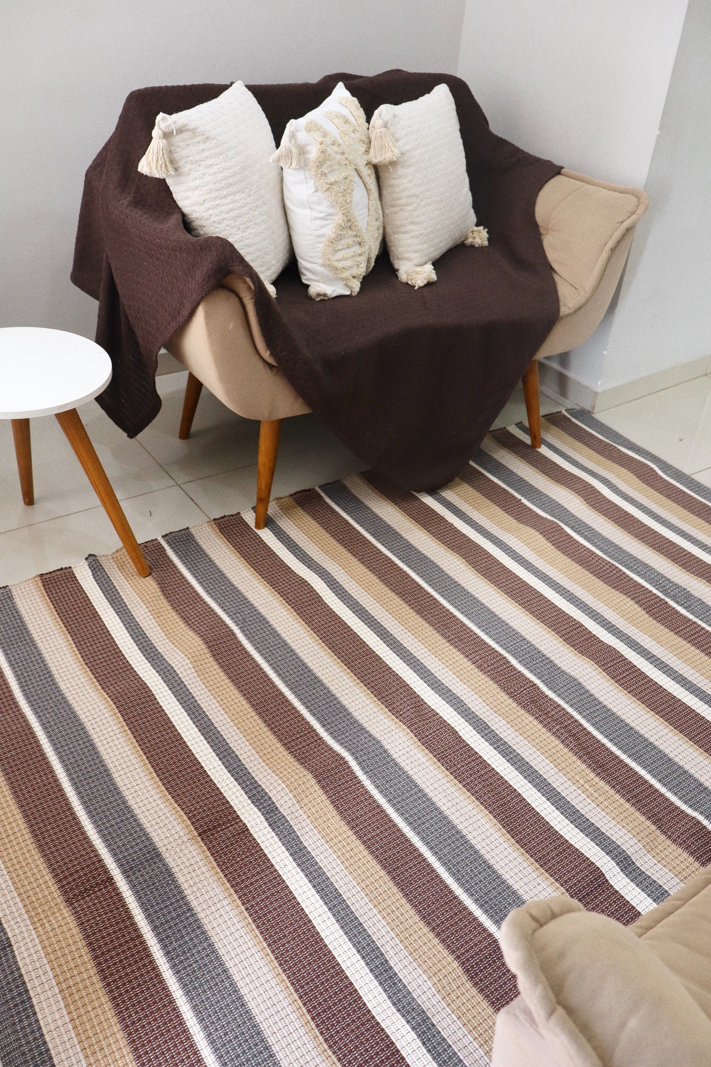 Tapete em Linha Listrado Azul, Marrom, Mostarda e Cru 1,50x2,00m