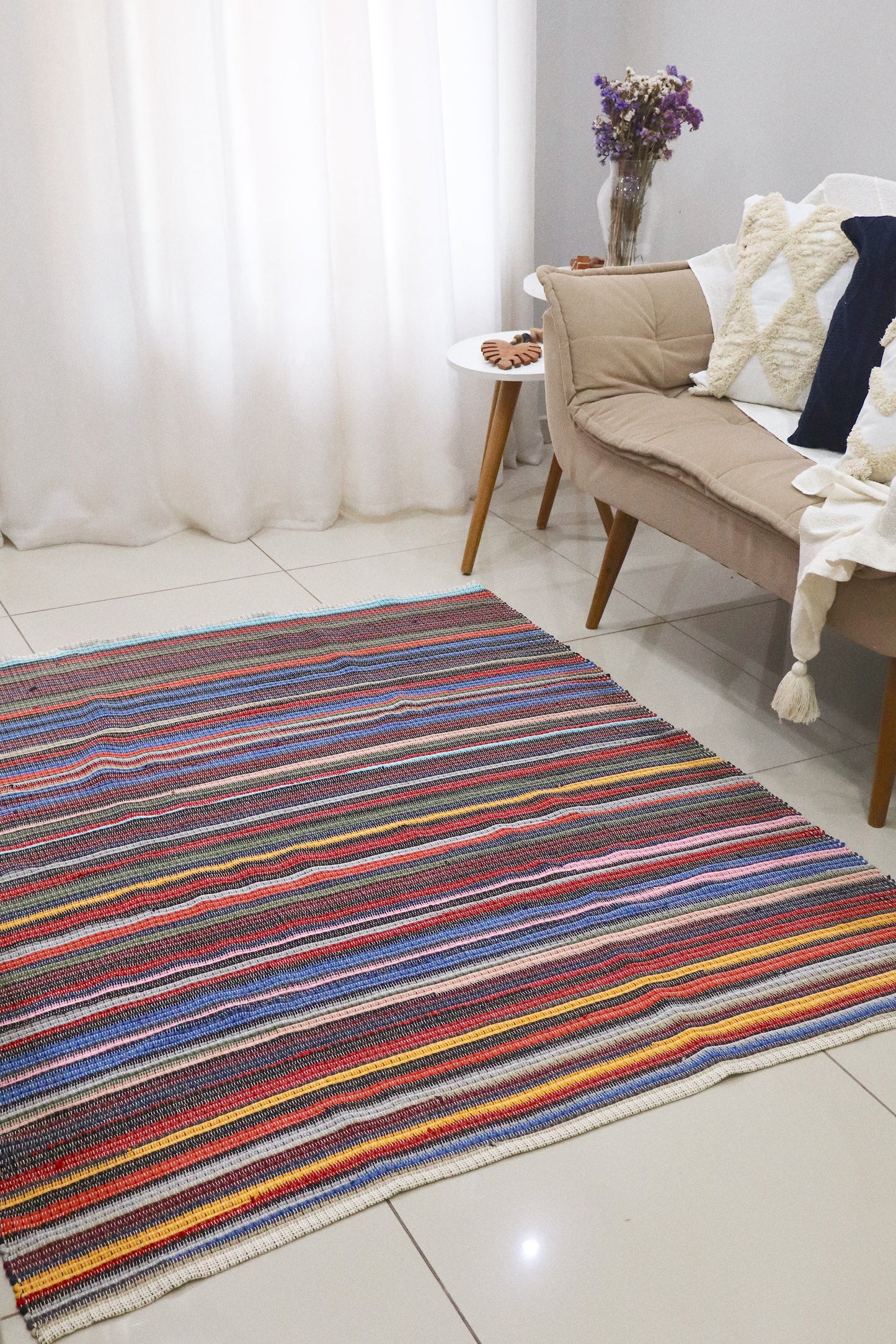 Tapete em Malha Listrado Colorido Sem Franja 1,50x2,00m