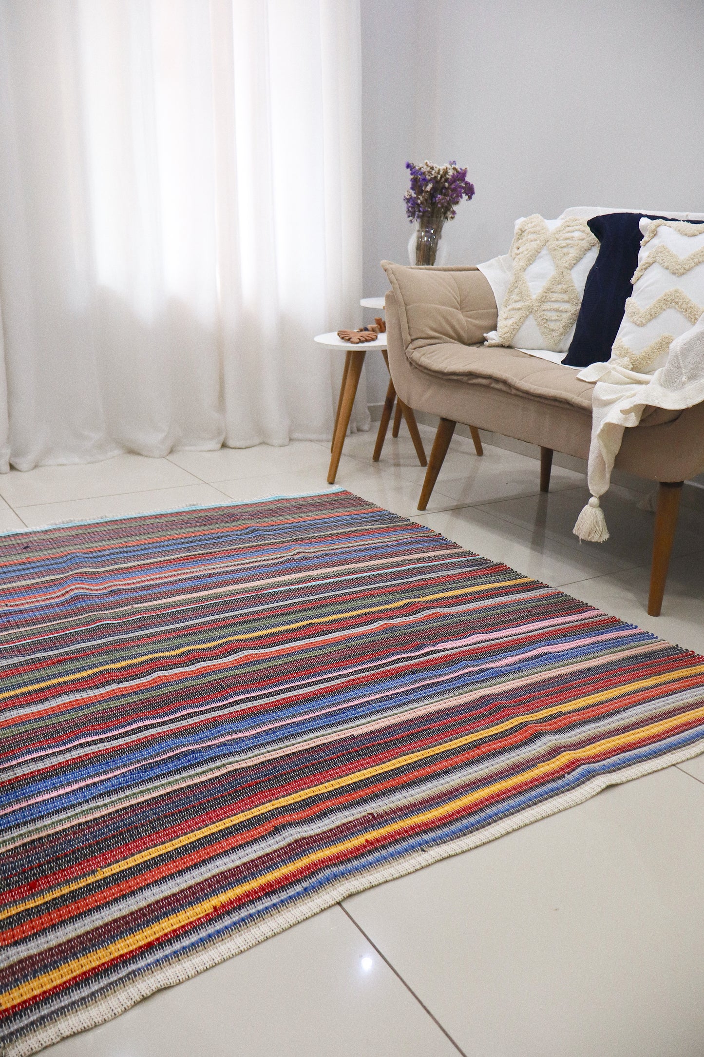 Tapete em Malha Listrado Colorido Sem Franja 1,50x1,50m