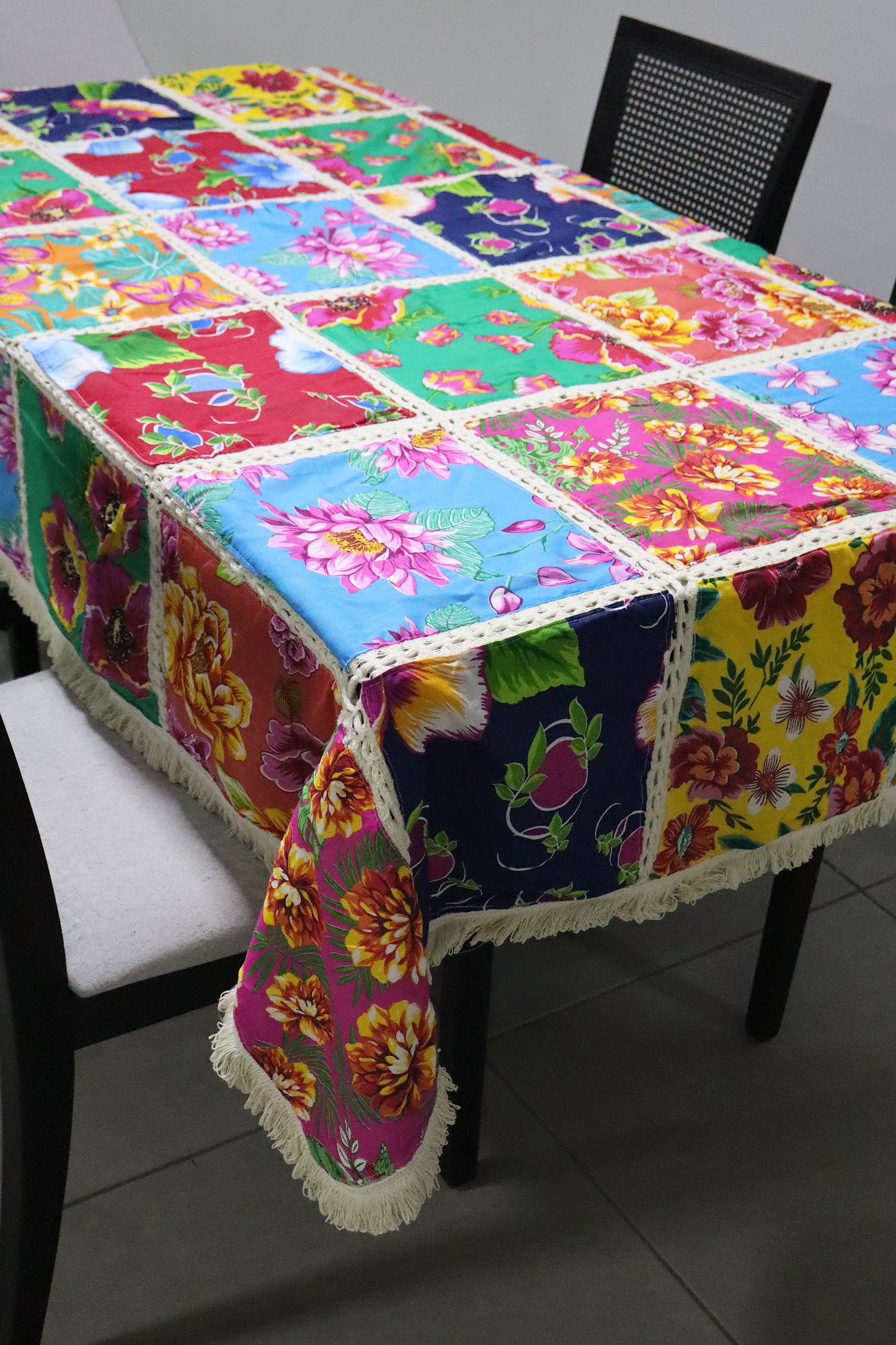 Toalha De Mesa Retalho Chita Bainha 2,20x1,40m