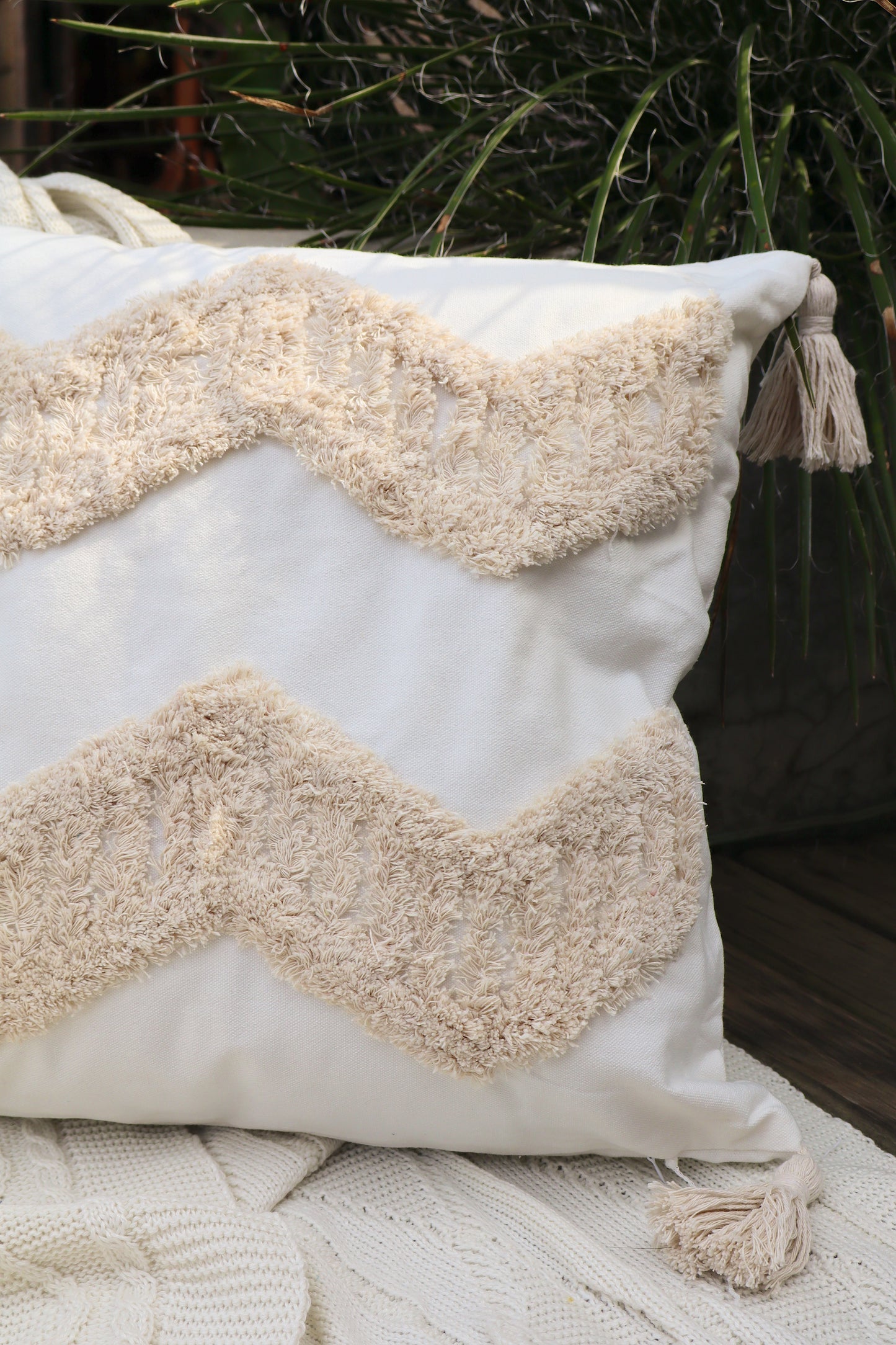 Capa de Almofada Bordada em Linho Tufada Boho 45x45 EST09