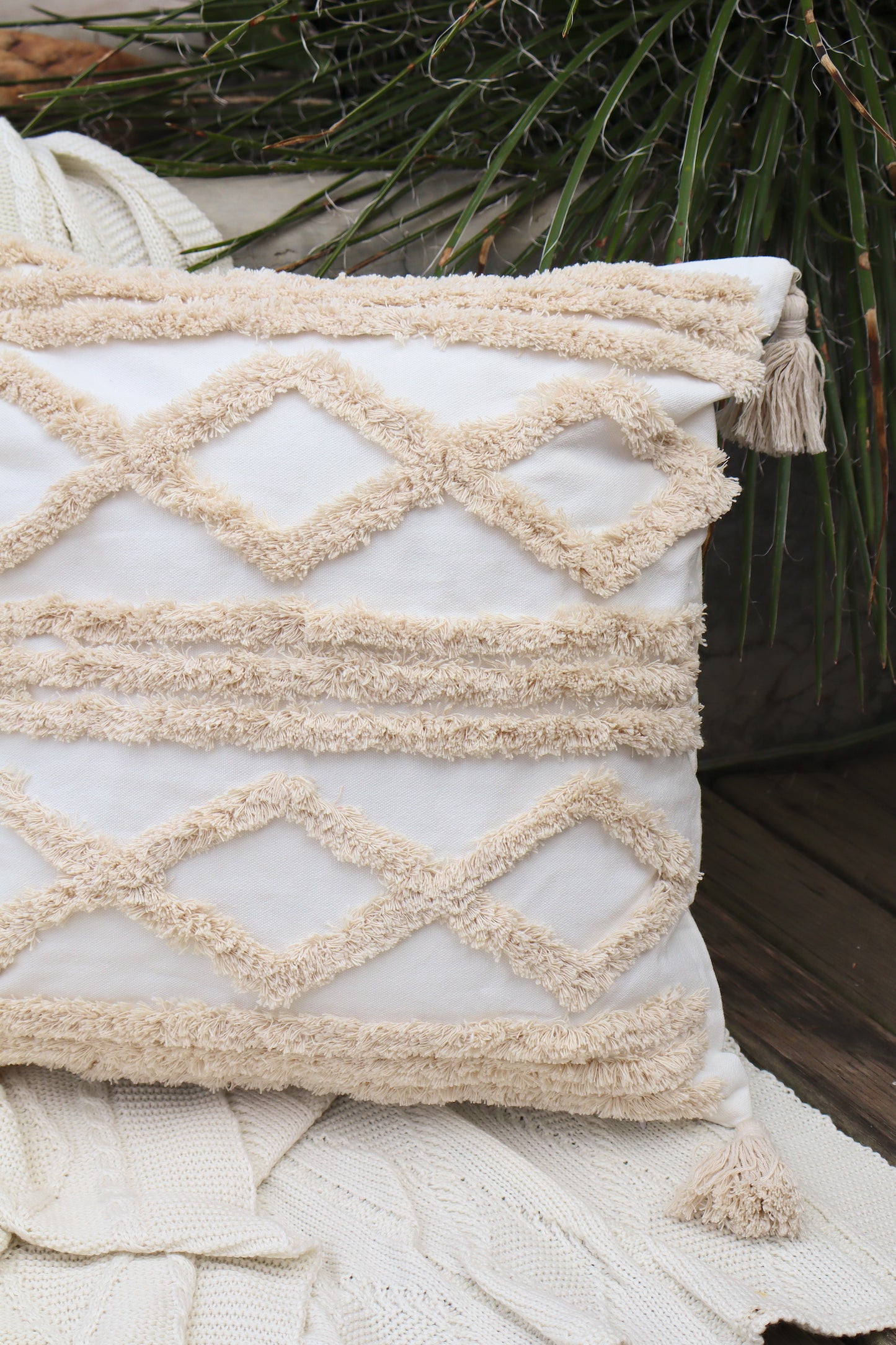 Capa de Almofada Bordada em Linho Tufada Boho 45x45 EST12