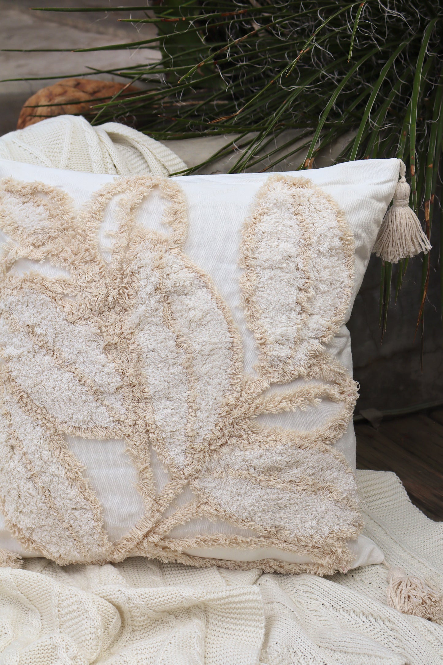 Capa de Almofada Bordada em Linho Tufada Boho 45x45 EST13