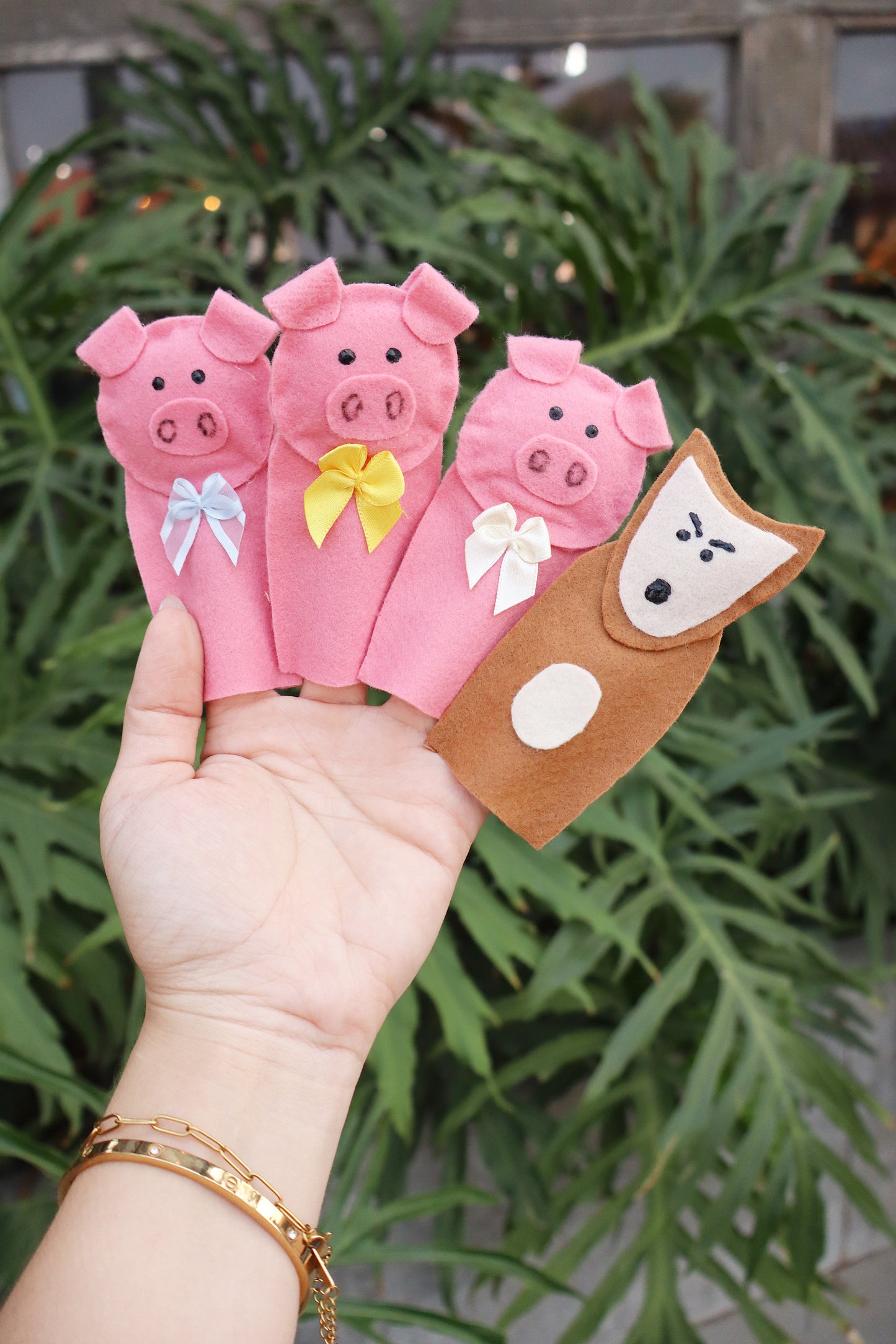 Dedoche de Feltro para Contar História Três Porquinhos