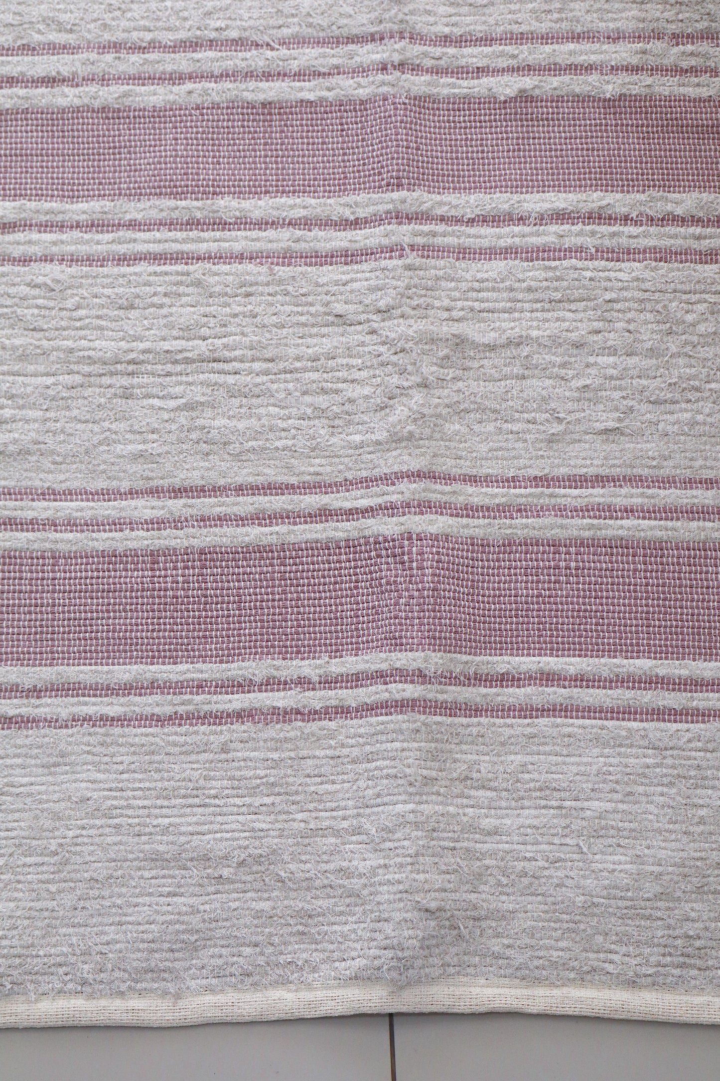 Tapete Algodão Bordado Listrado Rosê/Rosa Seco 1,50x2,00m