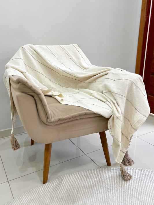 Manta para Sofá / Peseira Pompom Boho Bege 1,20mx1,80m