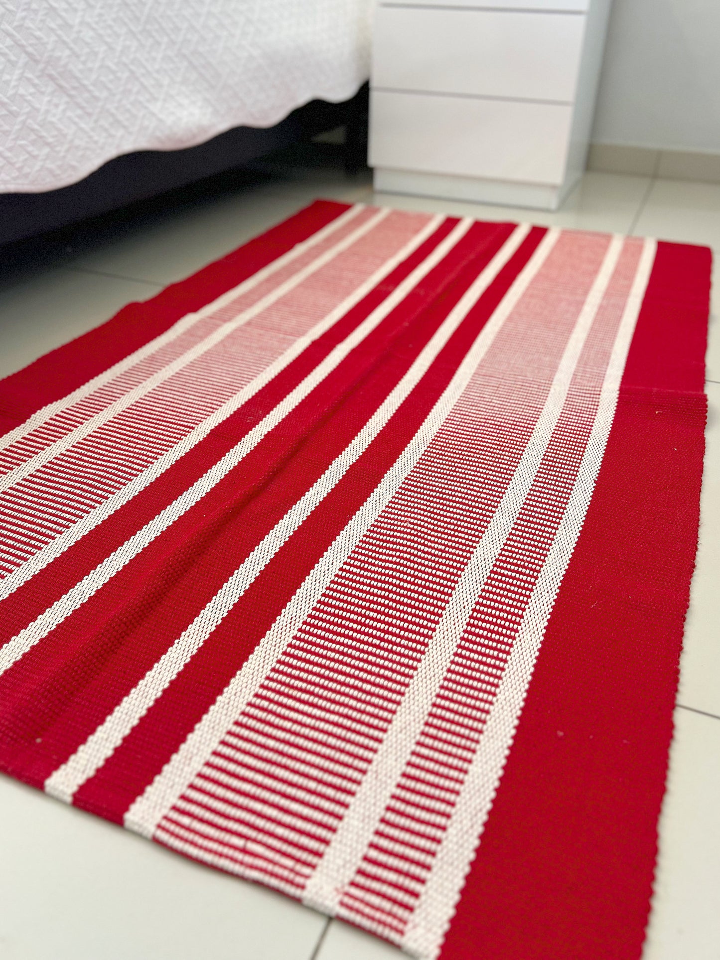 Tapete Médio Linha Vermelho Listras 0,80x1,50m