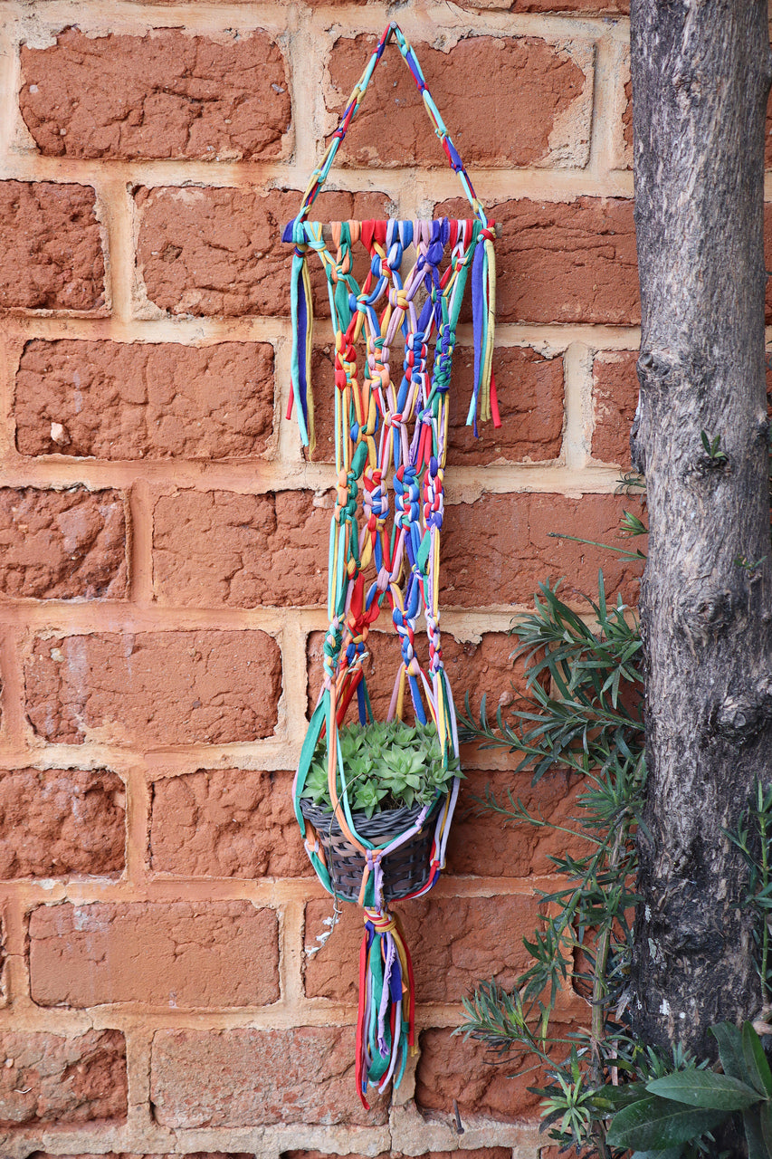 Suporte de Planta em Macramê Malha Um Vaso com Ripa em Madeira Colorido