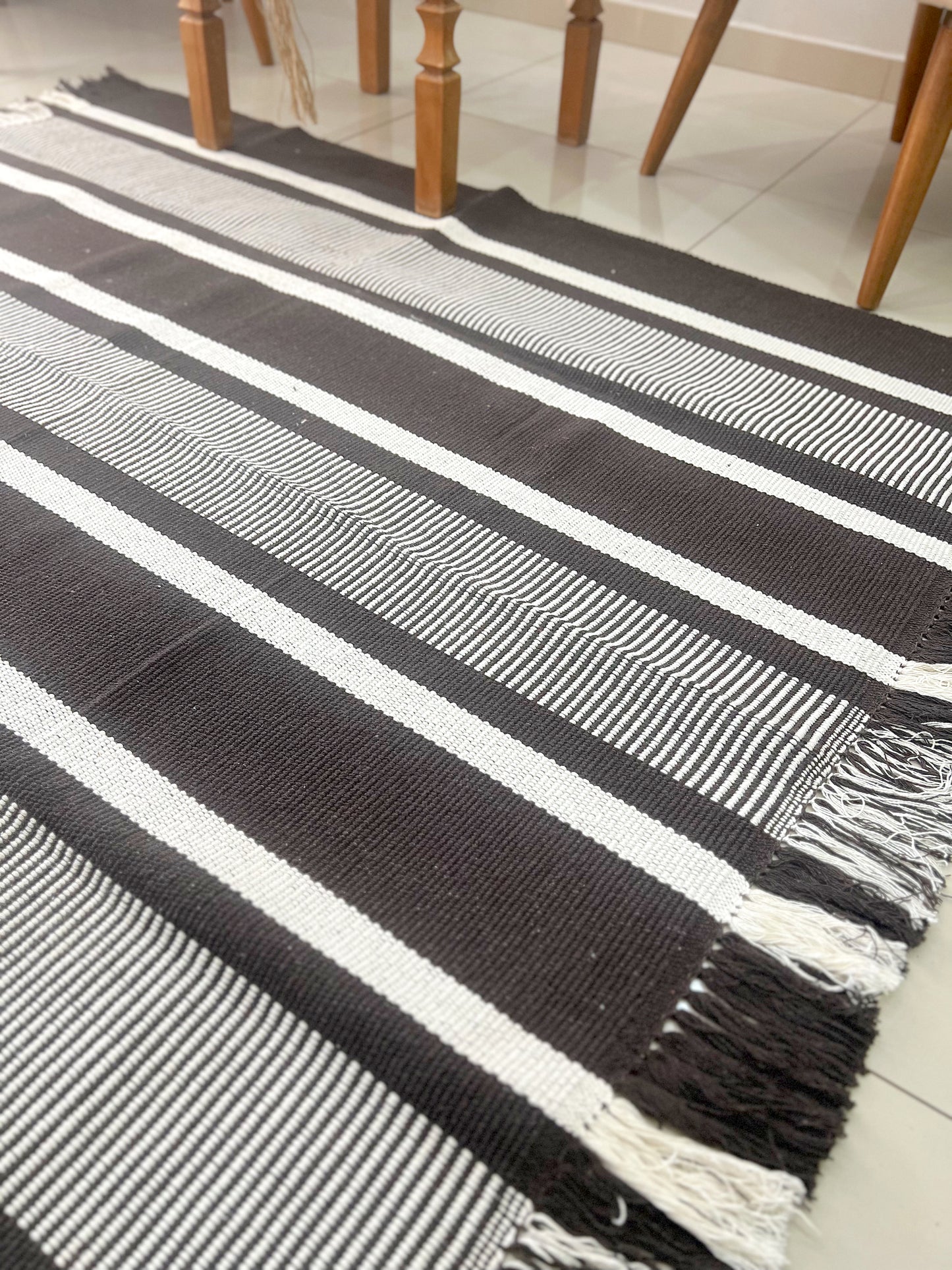 Tapete em Linha Marrom Café Listrado 1,50x1,50m