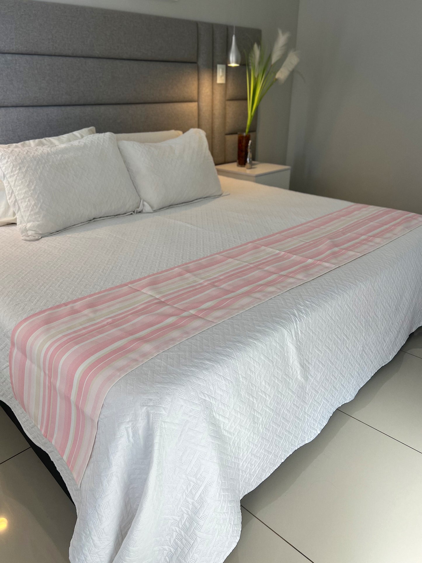 Kit Peseira + 2 Fronhas em Tecido Belize Listrada Rosa