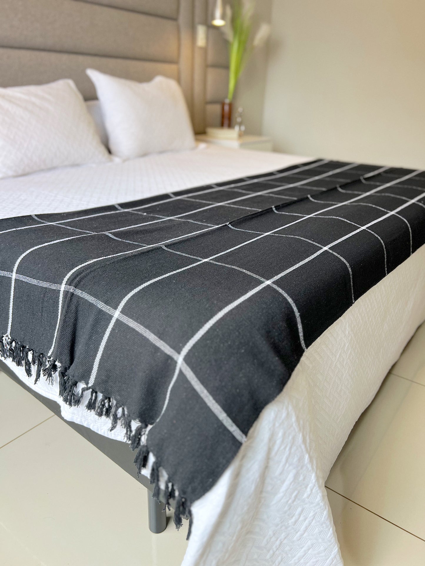 Peseira para Cama Algodão Grid Preta 1,80x2,20m