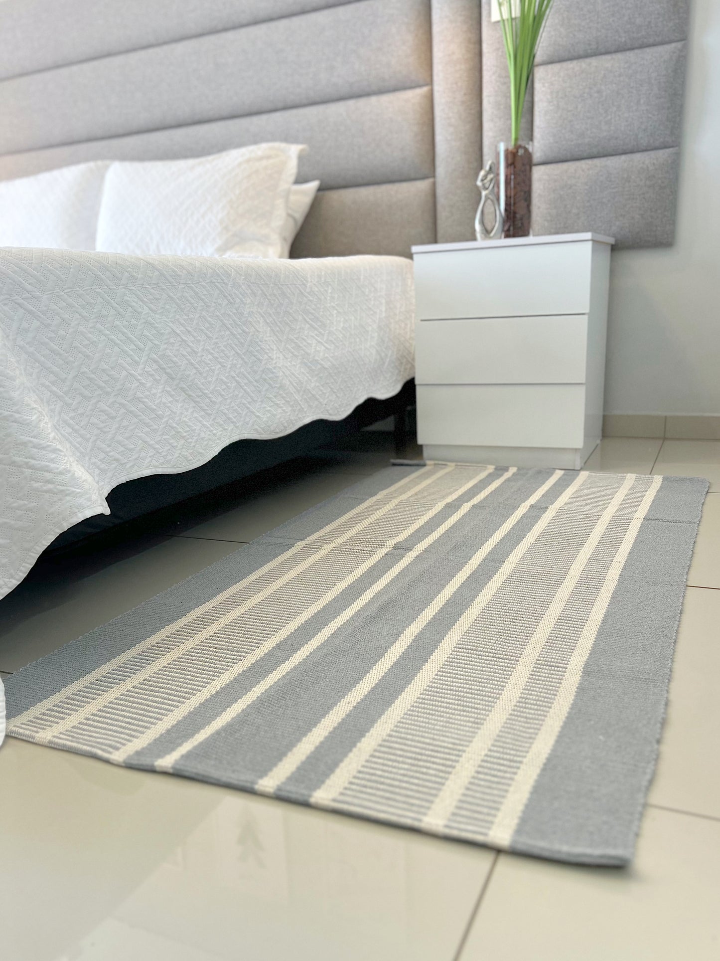 Tapete Médio Linha Cinza Listrado 0,80x1,50m