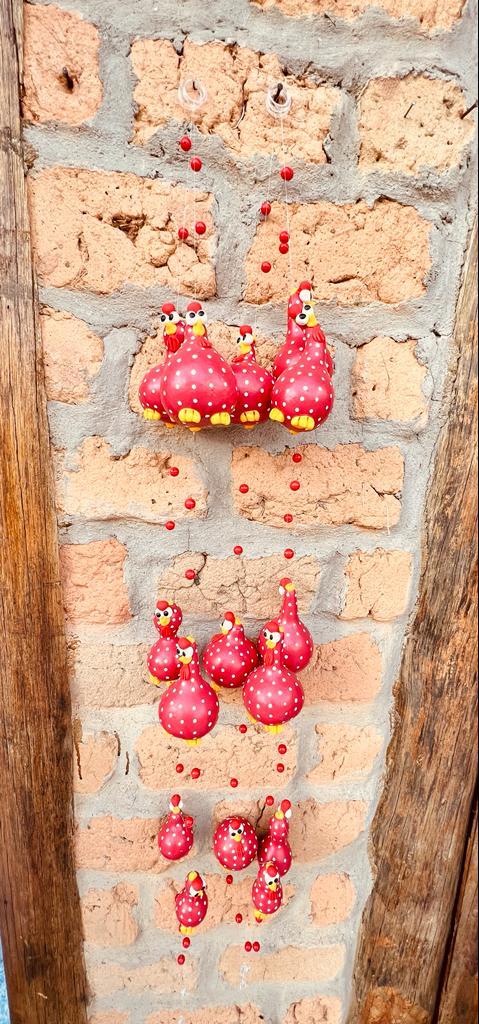 Móbile de Galinha em Cabaça Vermelho