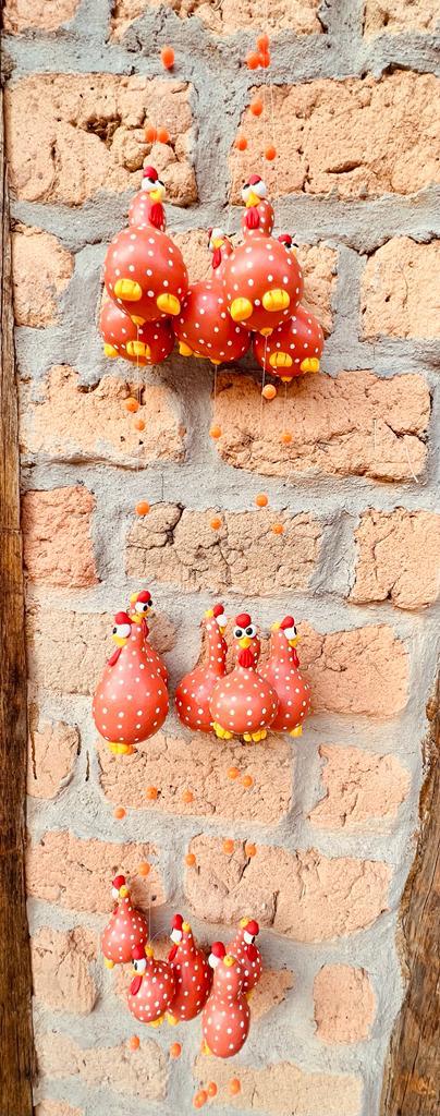 Móbile de Galinha em Cabaça Laranja