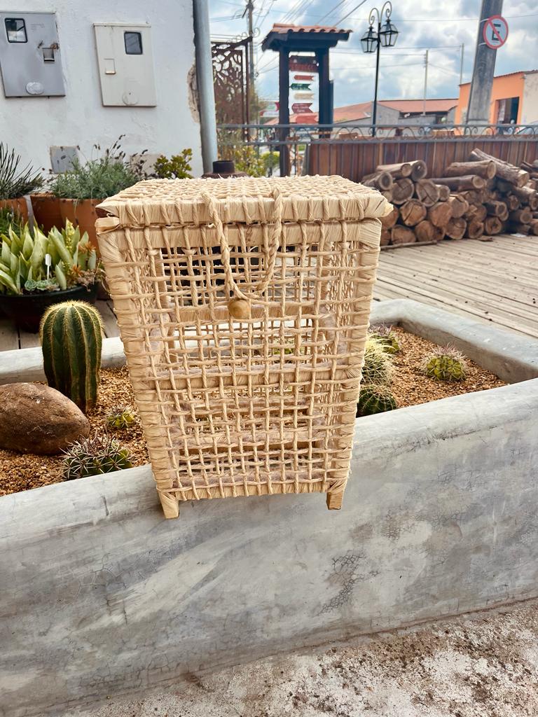 Lixeira / Baú em Palha de Milho com Trama Aberta