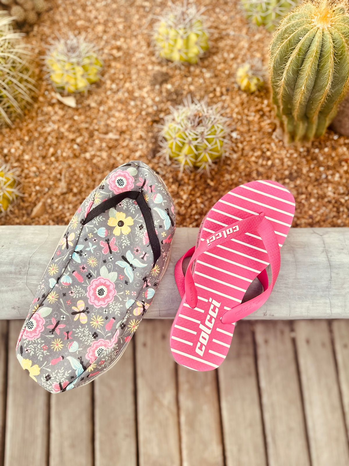 Necessaire Porta Chinelos Borboletas Cinza