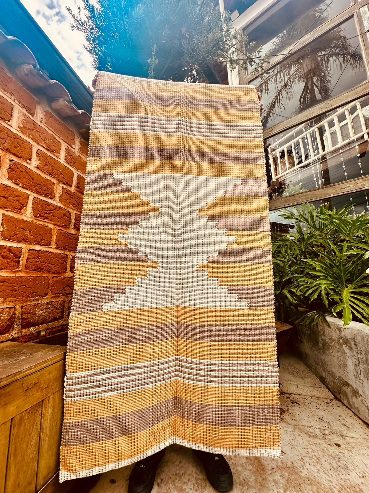 Tapete Médio Linha Bico Mostarda 0,90x1,50m