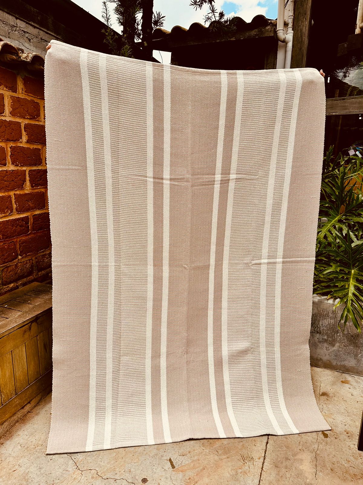 Tapete em Linha Listrado Nude sem Franja 1,50x2,00m