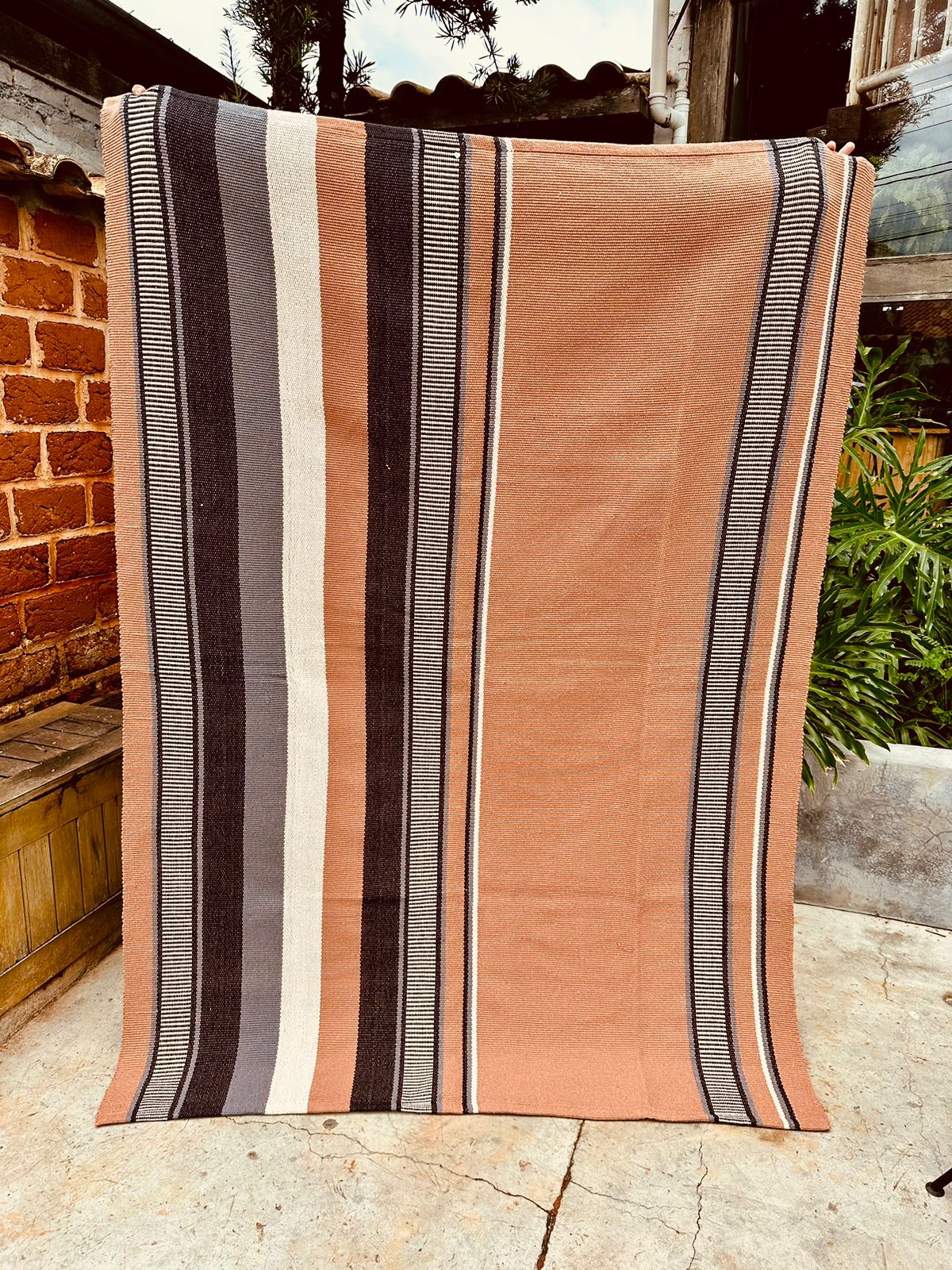 Tapete em Linha Listrado Marrom 1,50x2,00m