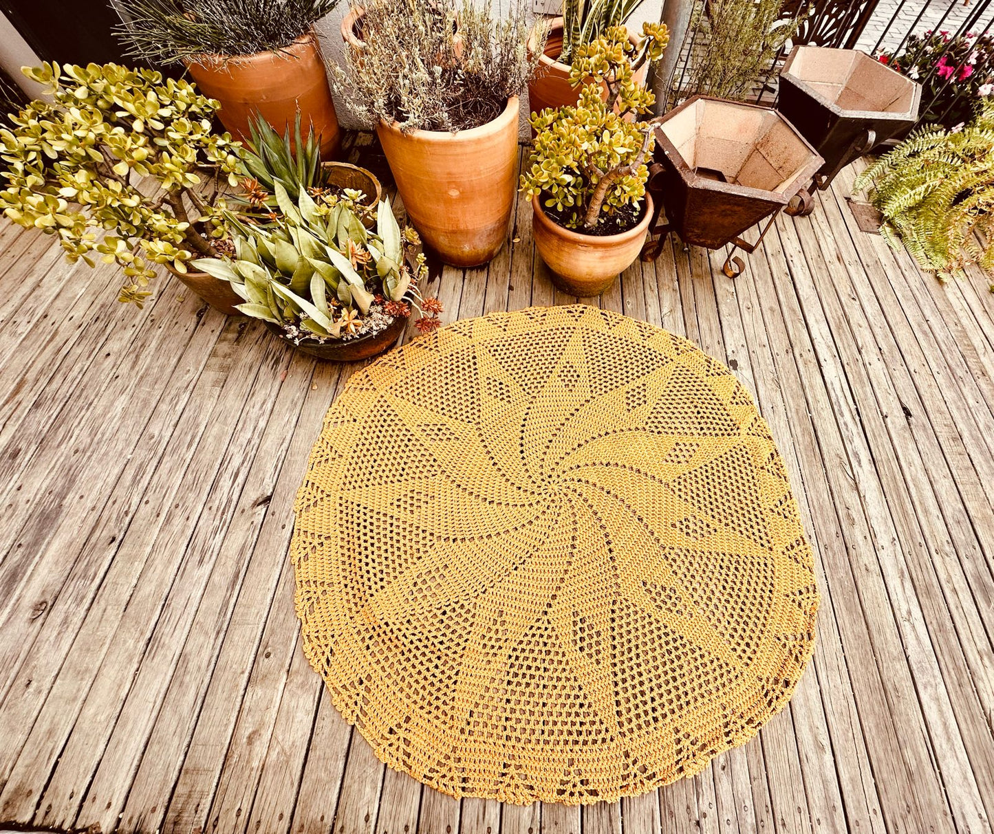 Tapete Redondo em Crochê Amarelo