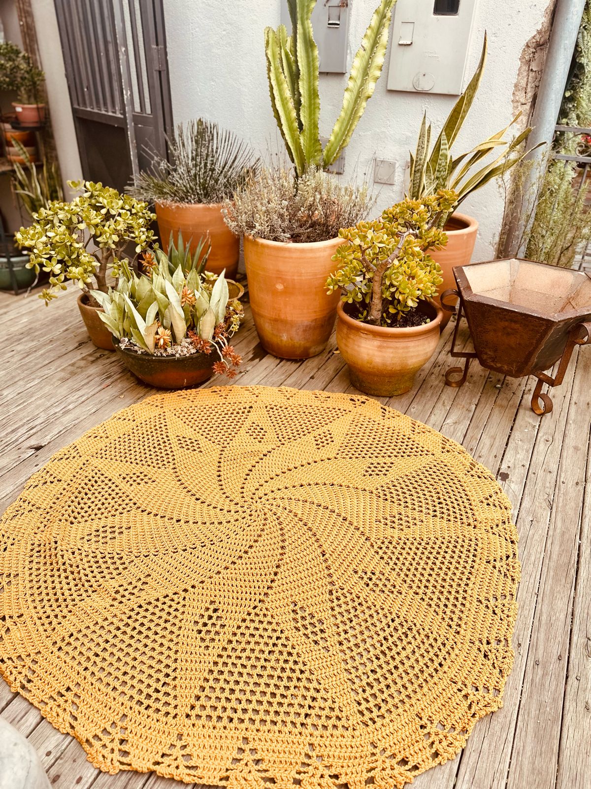 Tapete Redondo em Crochê Amarelo