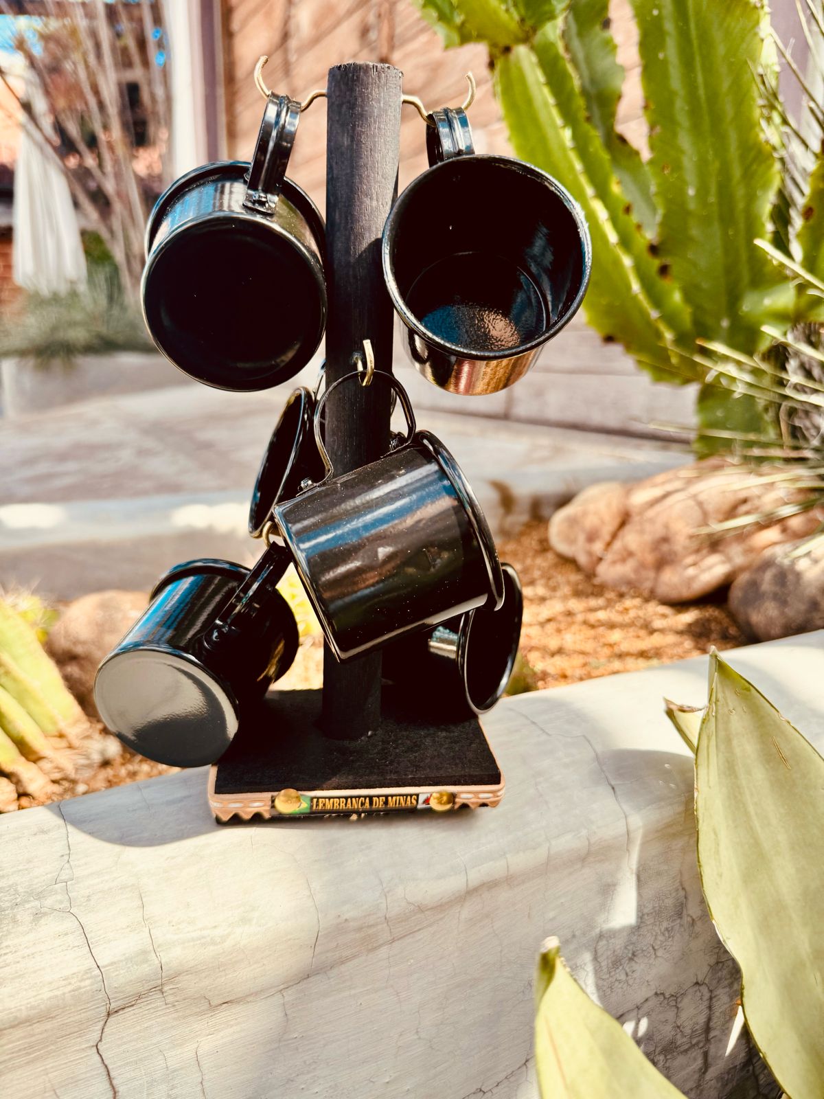 Suporte de Caneca Lembrança de Minas + 6 Canecas Pretas