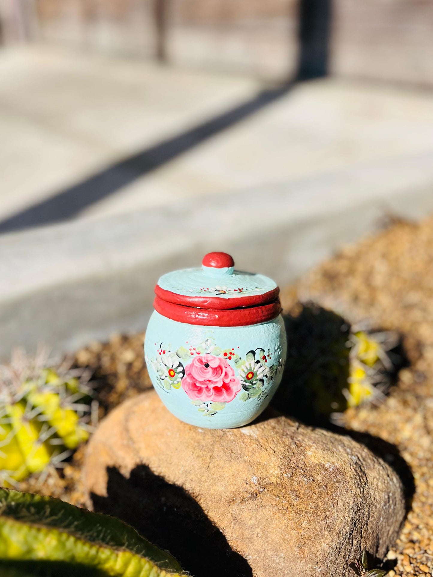 Mini Pote com Tampa Floral em Cerâmica Azul Claro