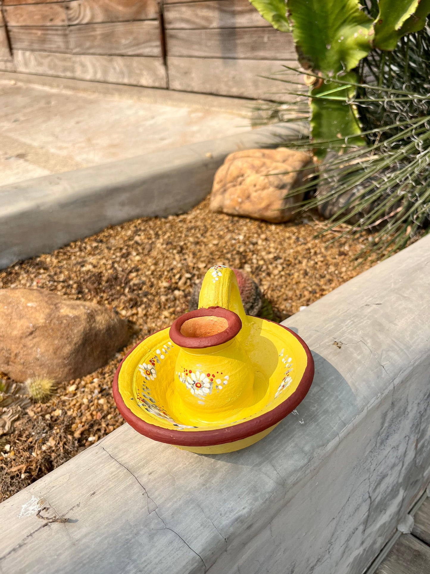 Castiçal Floral em Cerâmica Amarelo