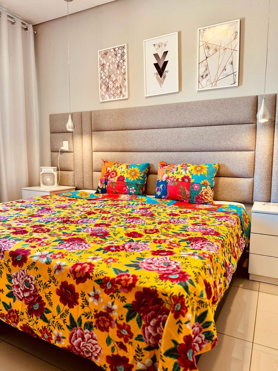 Kit Colcha e Porta Travesseiros Queen Chita Dupla Face