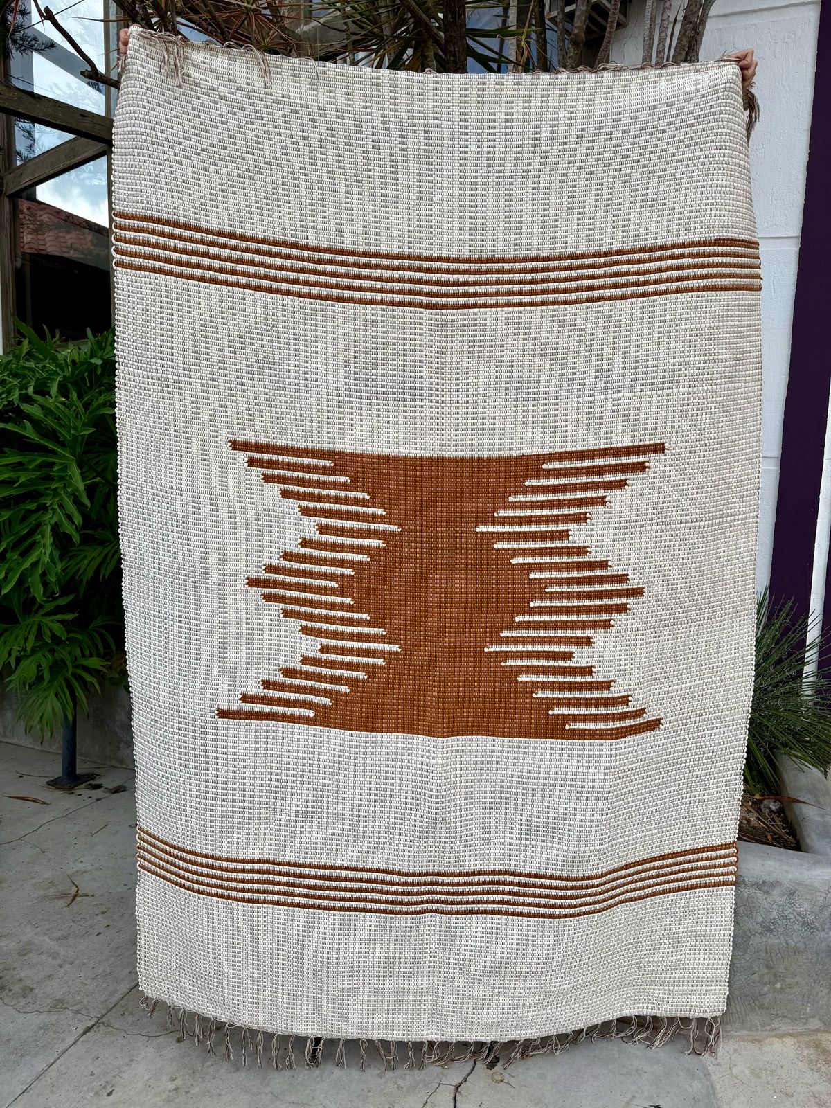 Tapete Cru com Bico Mostarda em Malha 1,50x2,00m