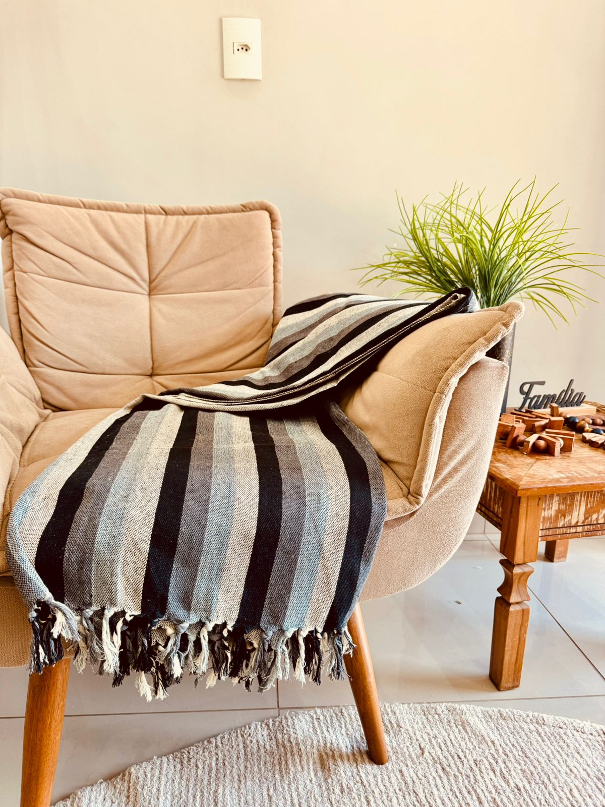 Manta para Sofá Básica Gigante Listrada Preta e Cinza 1,40x2,20m