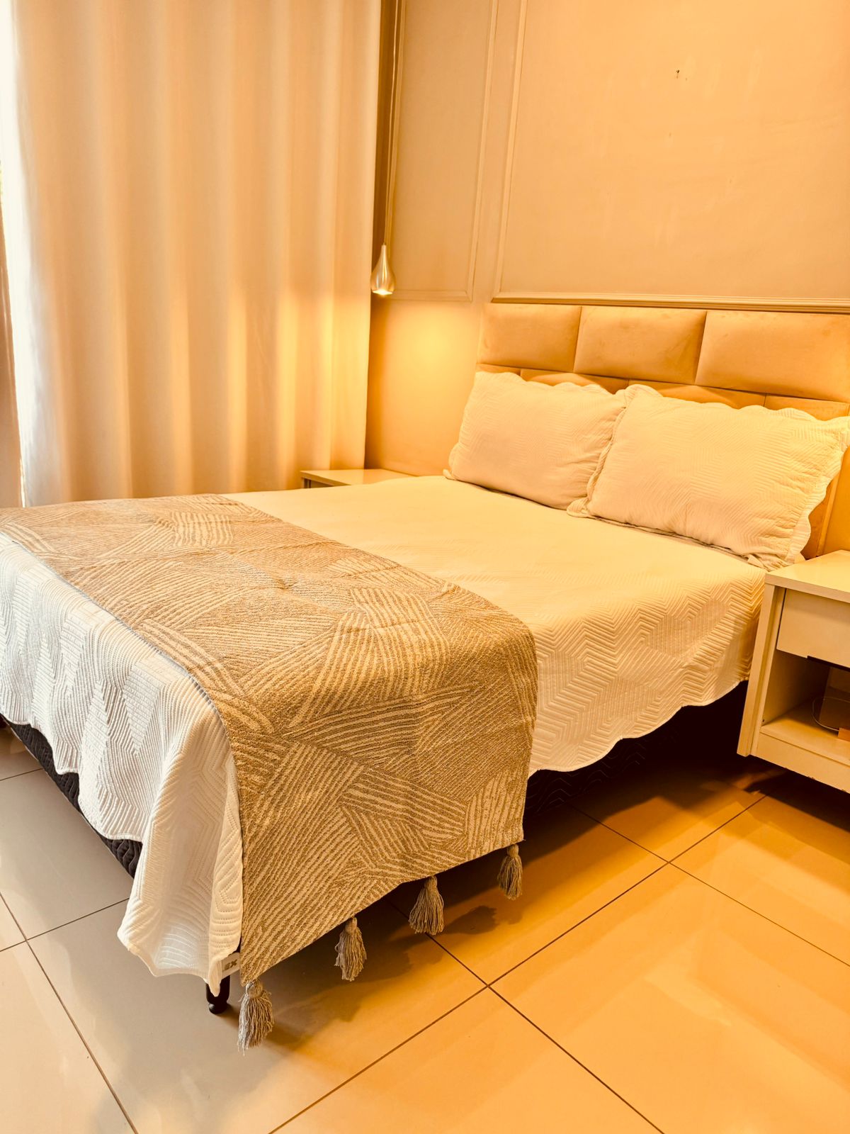 Peseira de Algodão Cinza com Pompom Ametista