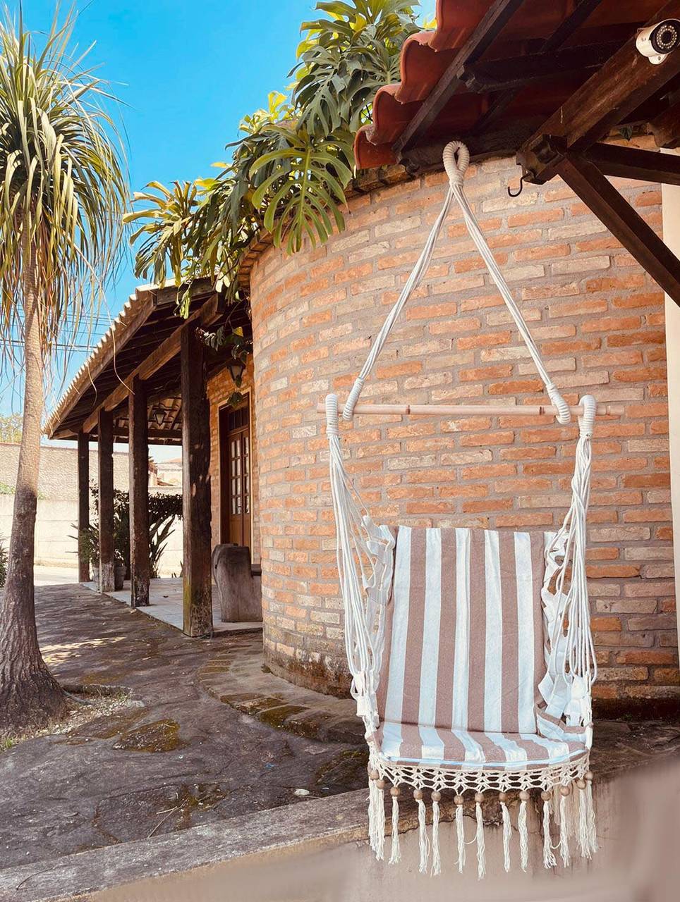 Cadeira De Balanço De Bolinha - Caqui com Listra Cru