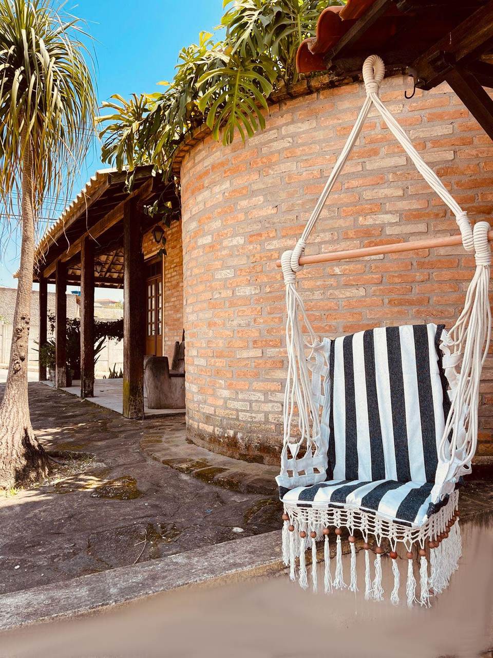 Cadeira De Balanço De Bolinha - Preta com Listra Cru