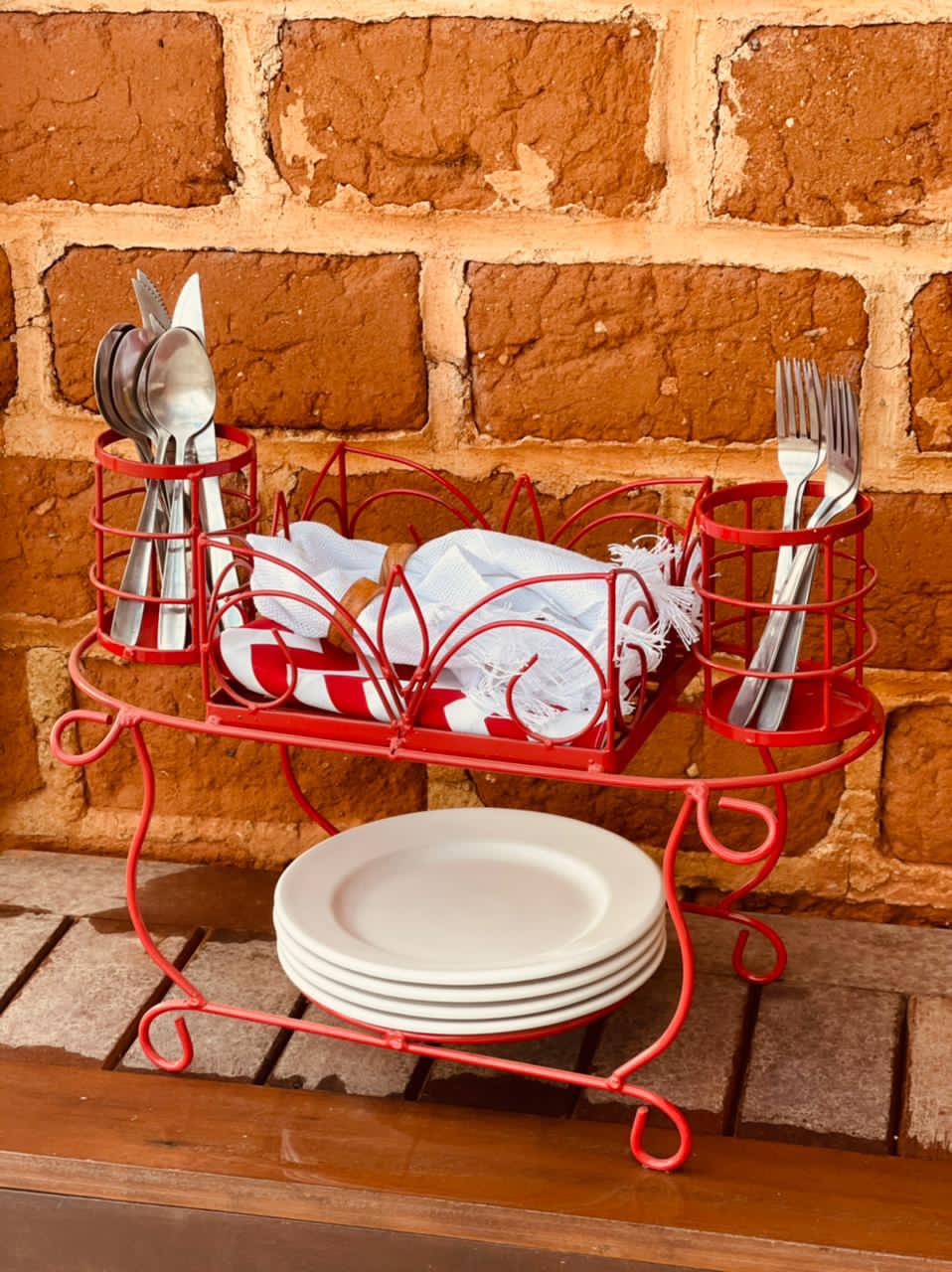 Paneleiro De Mesa Em Ferro Vermelho