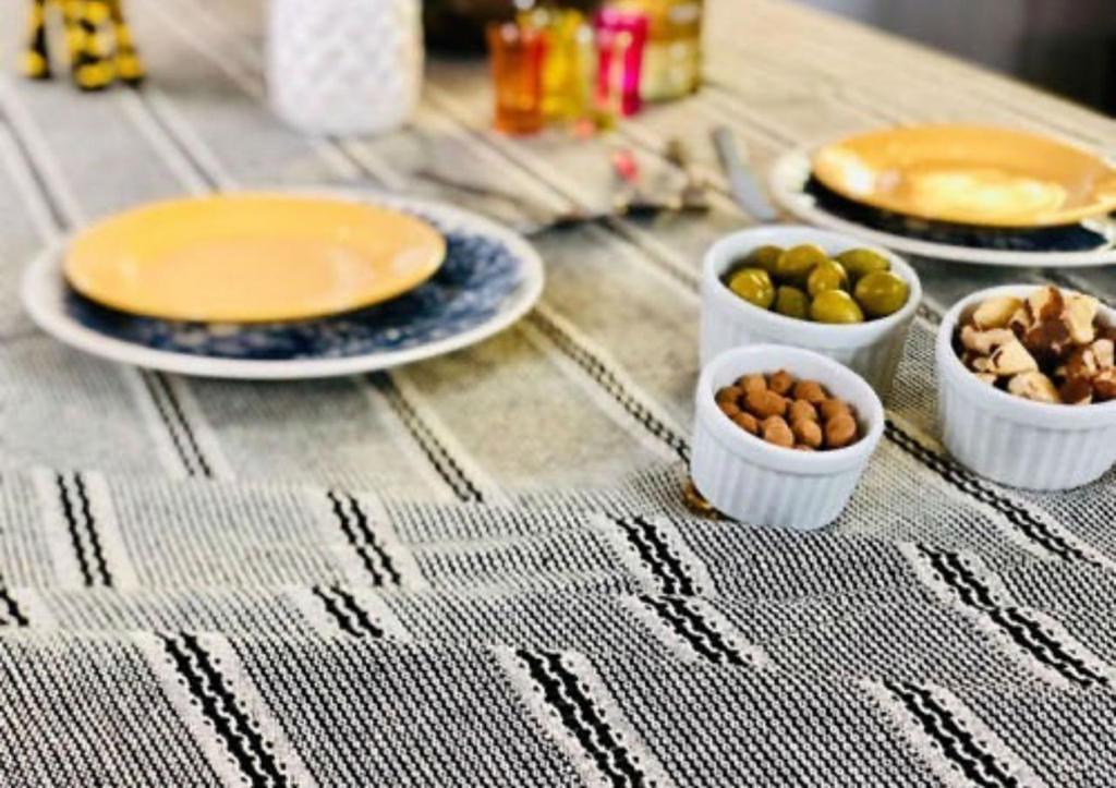 Toalha de Mesa Vazada Preta 1,5mx3,0m