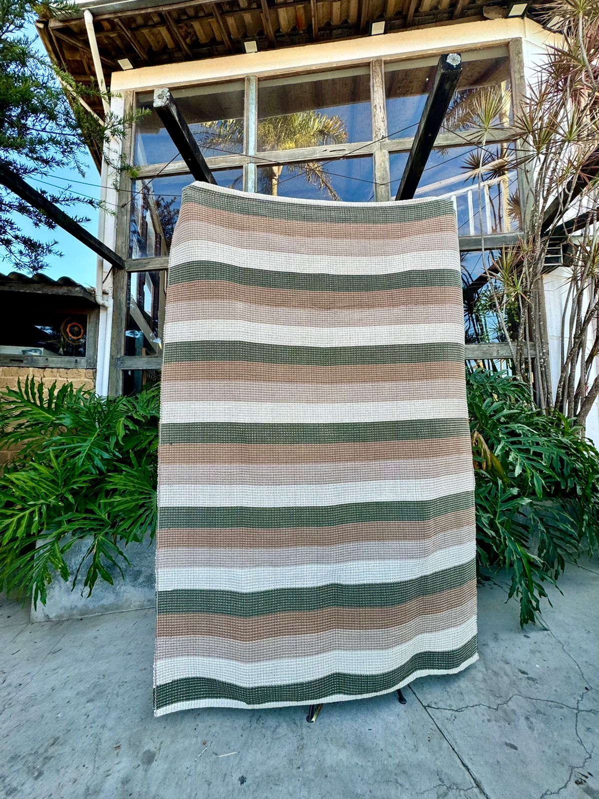 Tapete em Linha Listrado Verde e Marrom 1,50x2,00m