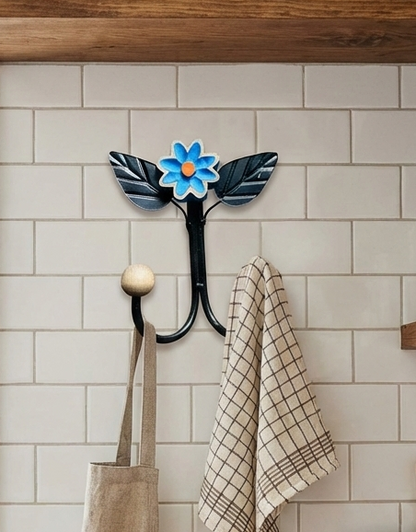 Cabide Ferro com Flor de Madeira Azul