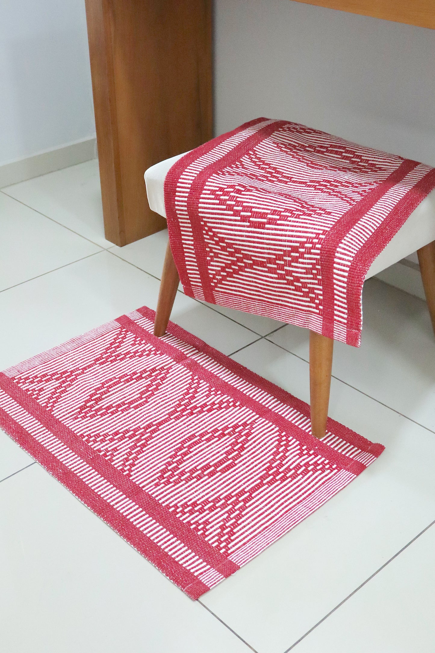 Tapete 46X67cm Egito Vermelho
